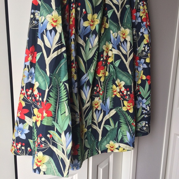 ✨NWT Philosophy Midi Floral Skirt - Picture 3 of 8